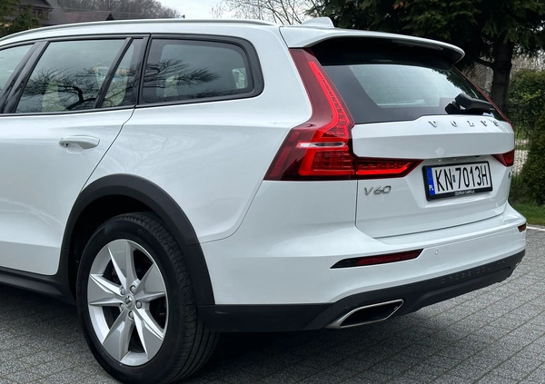 Volvo V60 Cross Country cena 127700 przebieg: 143500, rok produkcji 2021 z Płock małe 781